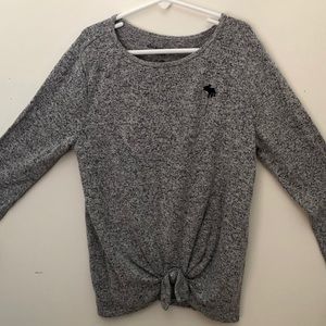 This is a plain Abercrombie long sleeve!🤩